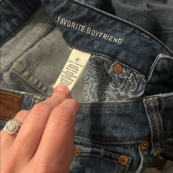 American Eagle Favorite Boyfriend Jeans Distressed Women’s size 8 - Picture 6 of 6